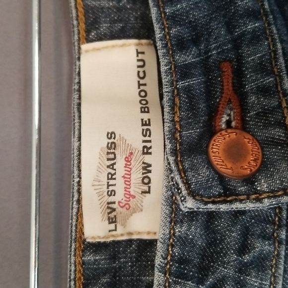 Levi Strauss Signature Low Rise Bootcut Jeans Size 10 Medium - Picture 4 of 8